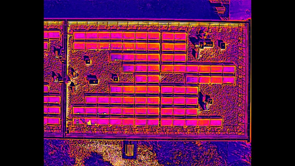 Bâtiment dans le spectre de l'infra-rouge